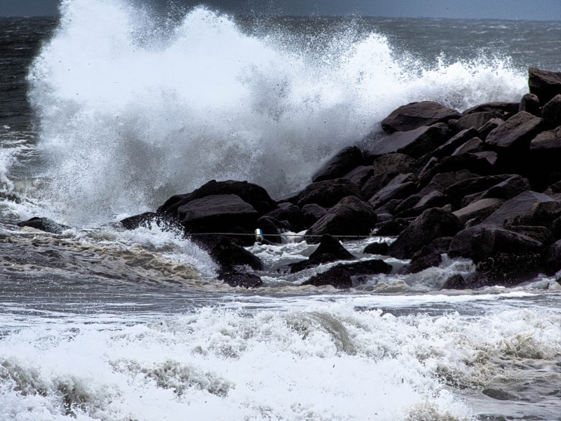 Hurricane Waves